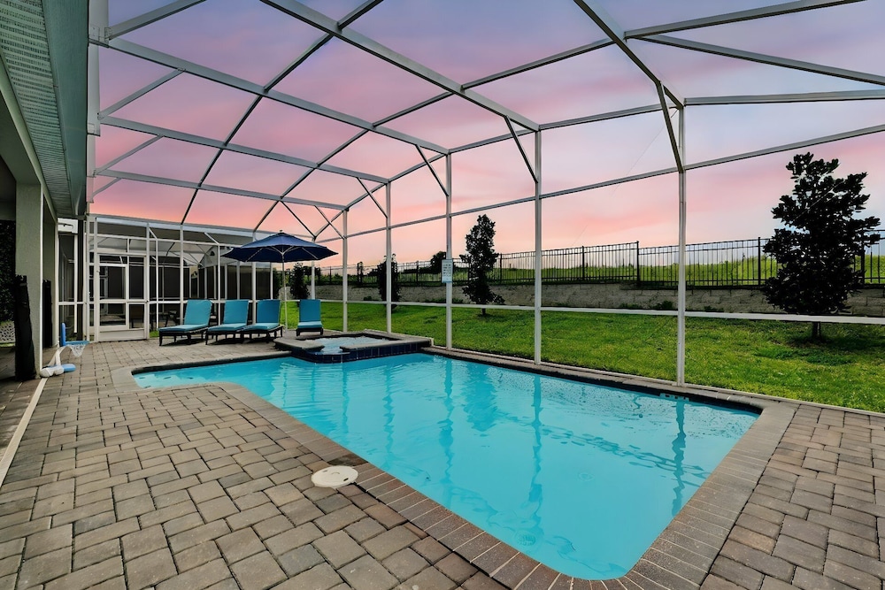 ChampionsGate Resort 10 Bedroom Vacation Home - Includes resort clubhouse amenity access! 10 Home