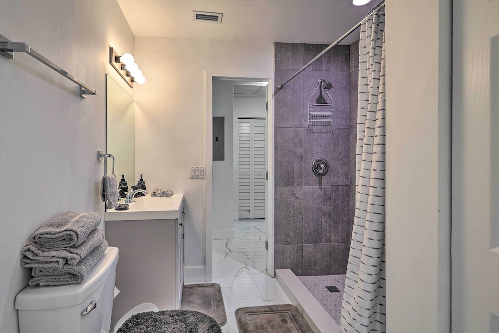 Pet-friendly Miami House ~ 8 Mi to Beaches!