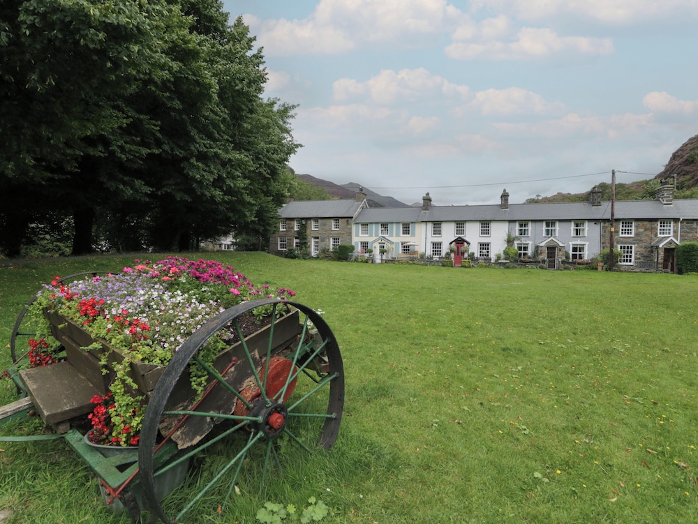 Cottage on the Green