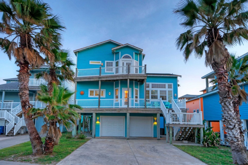 Ocean View Escape w/ Boardwalk + Pool Access Point Break by Avantstay
