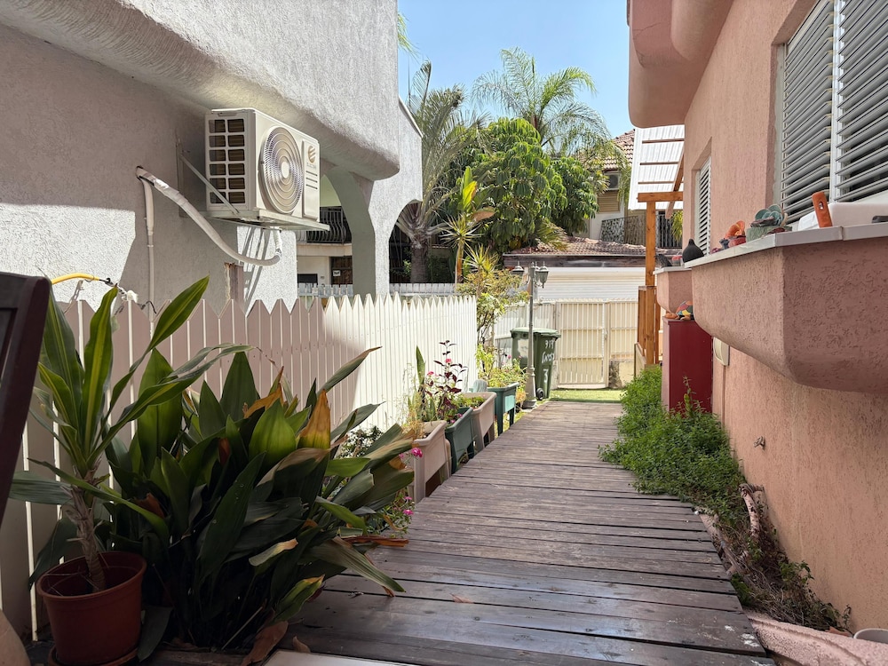 Kfar Saba Guesthouse
