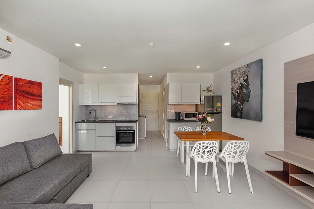 Karon Butterfly Condominium Phuket