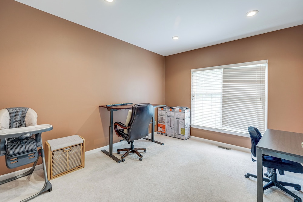 4 Mi to Dulles Airport: Spacious D.c. Area Home