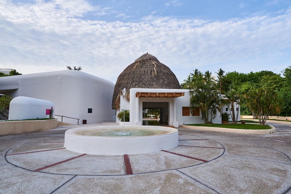 Camino Real Zaashila Huatulco - Property Image 2