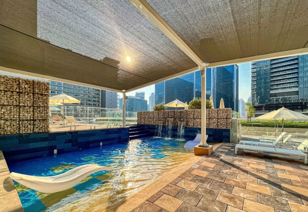 Waterfront 2BR w Canal View Near Burj Khalifa
