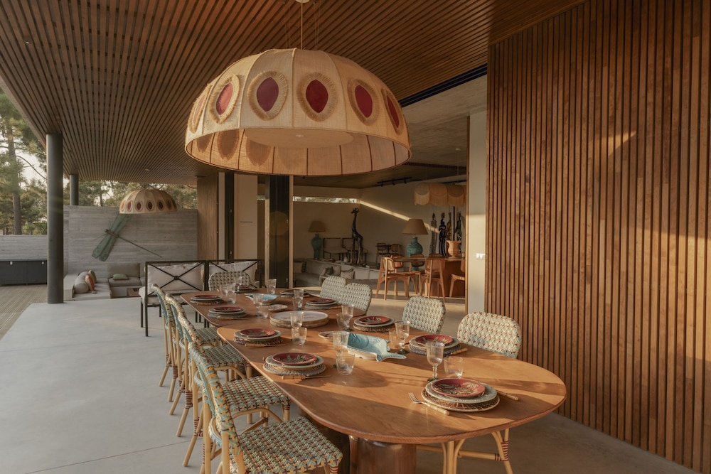 CL M Villa Retreat by Cadenzalux