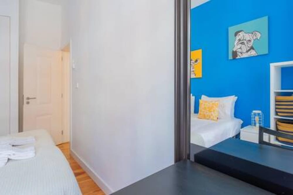 Old Town Chiado Balcony Aircon by LD Apartments