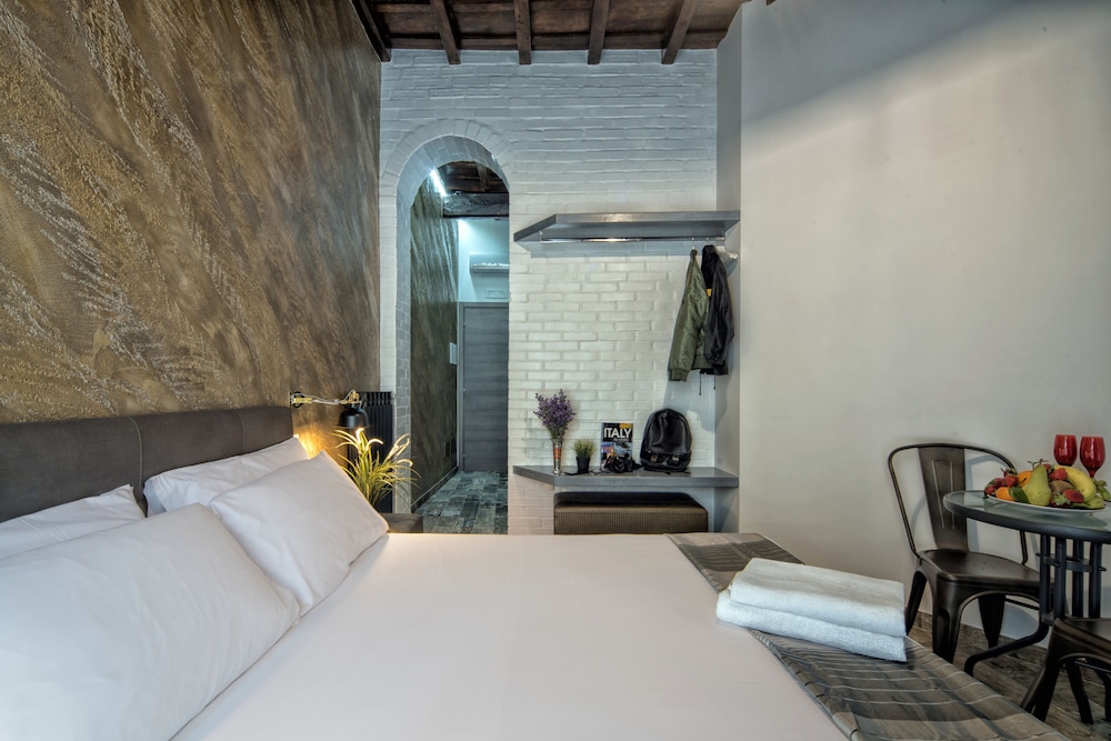 StarHome NAVONA