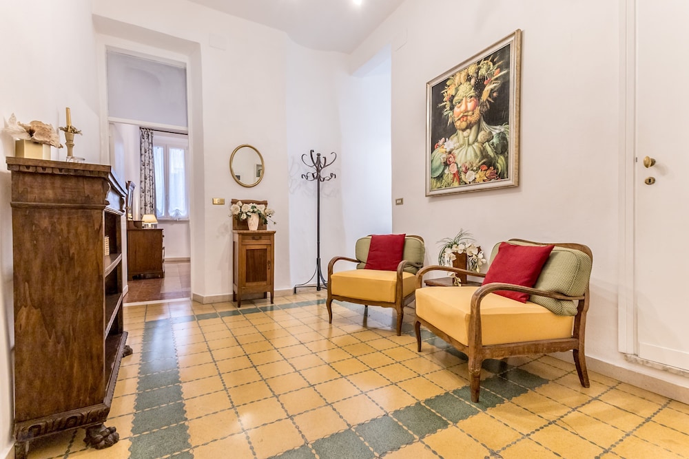 Casa Iside in Rome With 1 Bedrooms and 1 Bathrooms