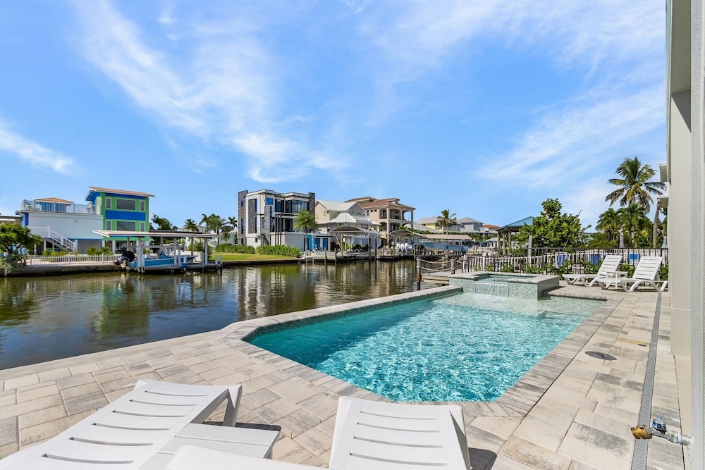 141 Brand New Luxury 6br/6ba Build W/ Heated Pool! 6 Bedroom Home