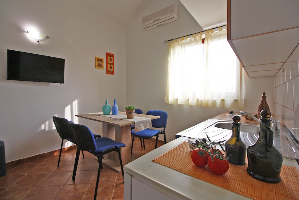 Apartments Irena 1310
