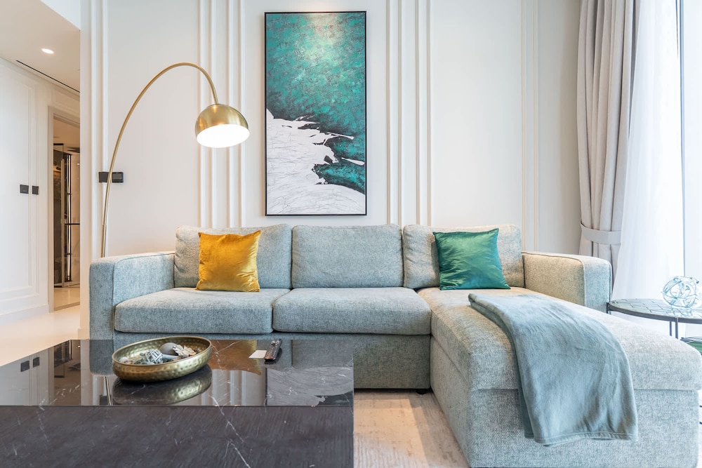 1 Bedroom in Marina Vista With Full Palm Views