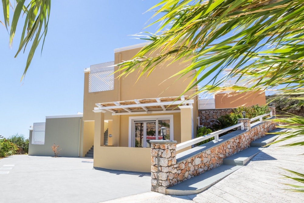 Elaia Villas