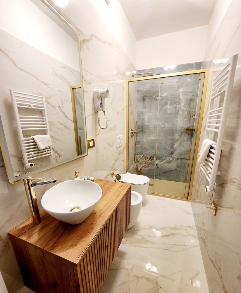 Golden palace luxury guest house