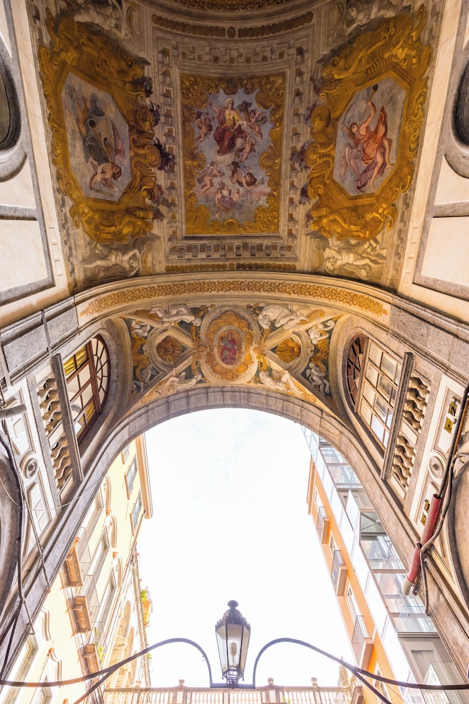 Palazzo Maddaloni Sweet Home By Napoliapartments — Naples photo 5