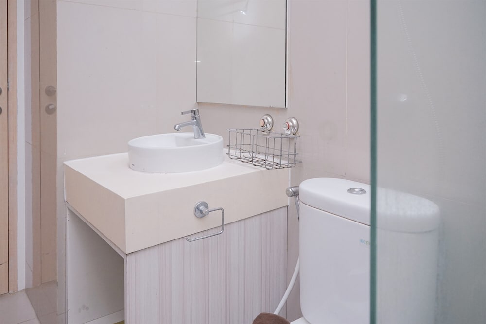 Modern Look And Homey 2Br Apartment Tree Park City Bsd