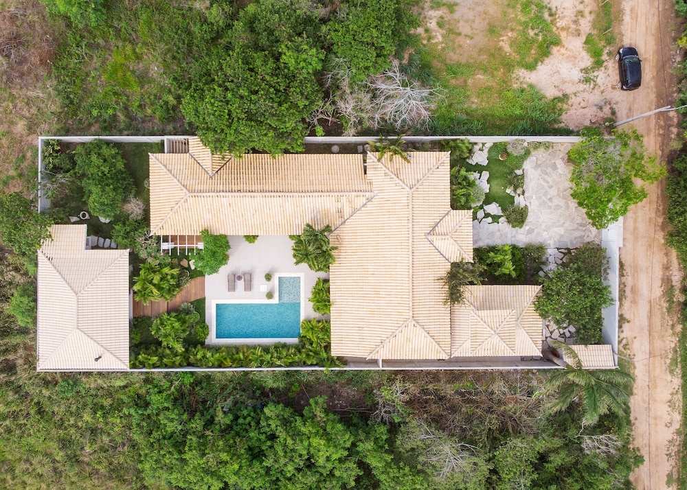 Bz76 casa 3 suítes e piscina privativa