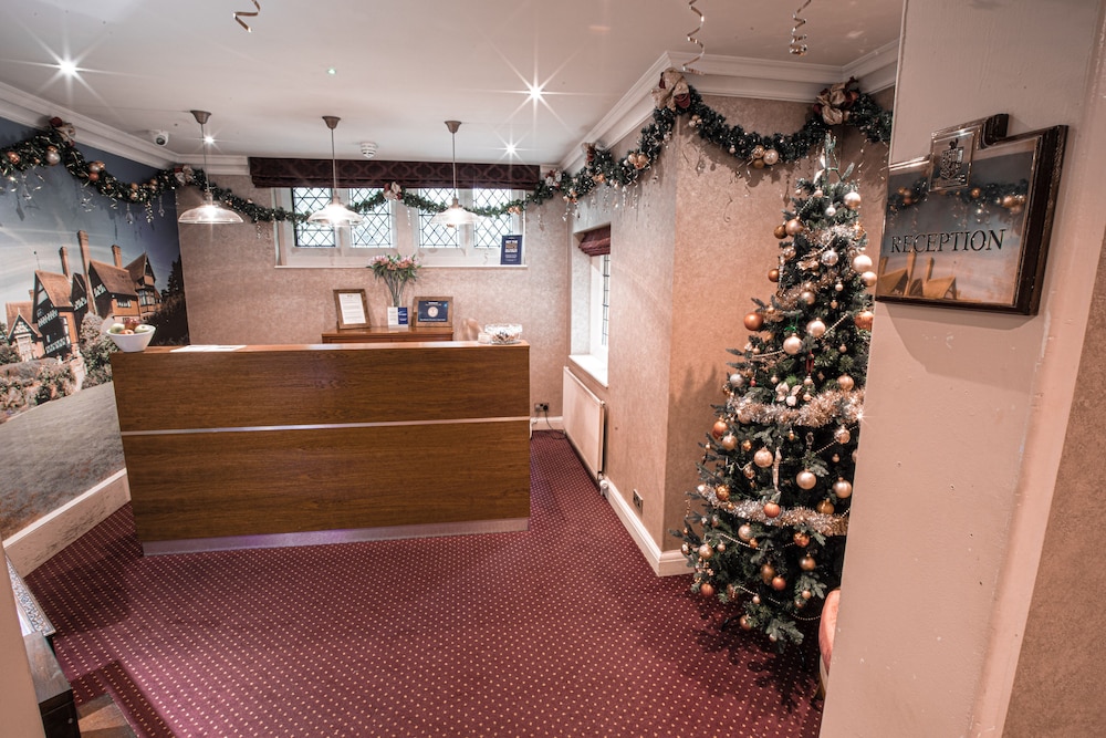 Harrow Vacations - Best Western Plus Grim's Dyke Hotel - Property Image 3