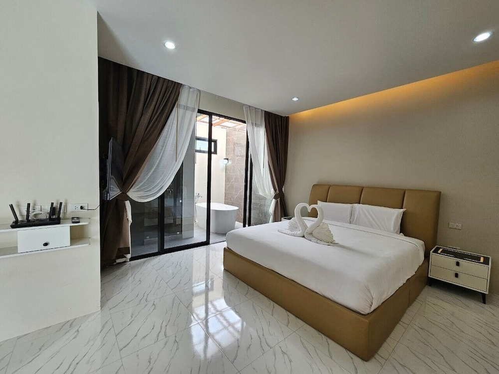 Baan First Pool Villa