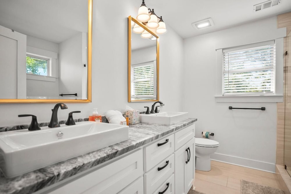 Beautiful 3 Bedroom, 2.5 Bath Home on the North Side of the Island
