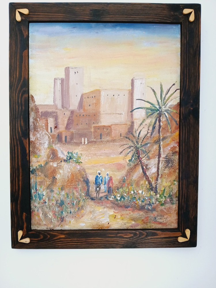 Al Bouhaira Abyad Art & Golf