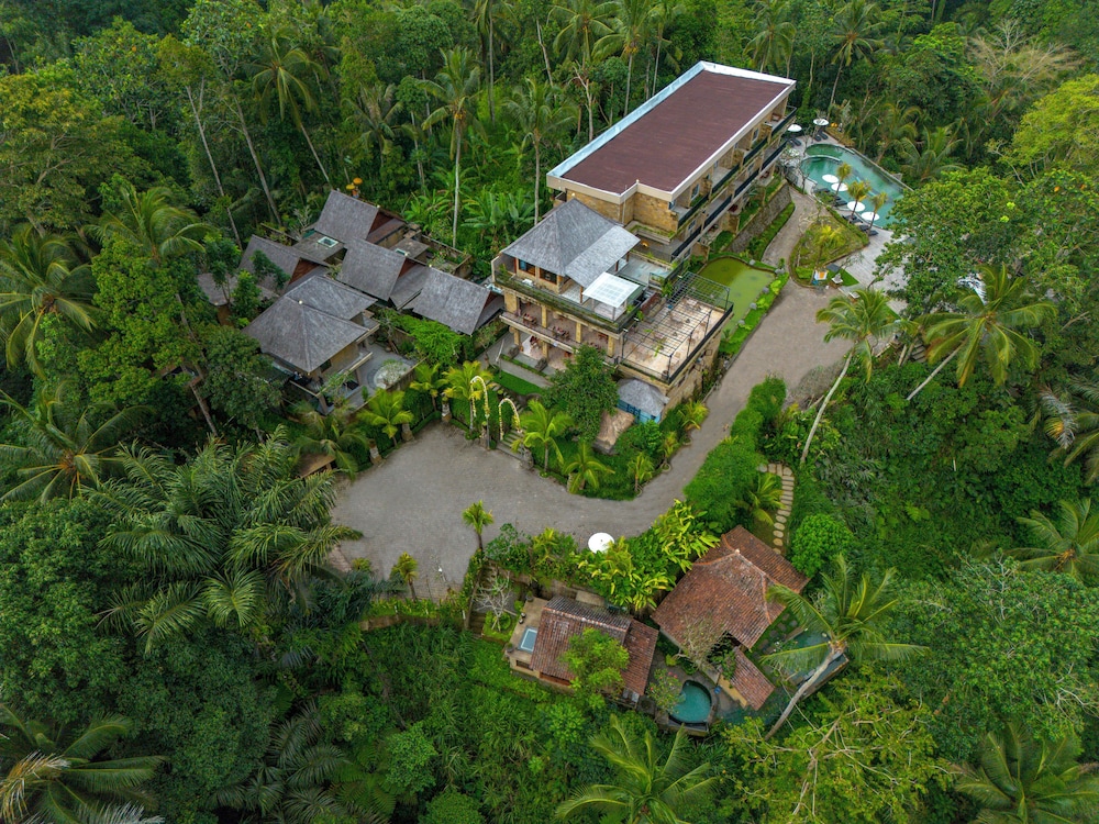 Hoshi Jungle Resort by Dhananjaya Hospitality