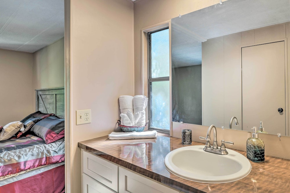 Suwannee Riverfront Home: Grill, Near Springs - Property Image 3