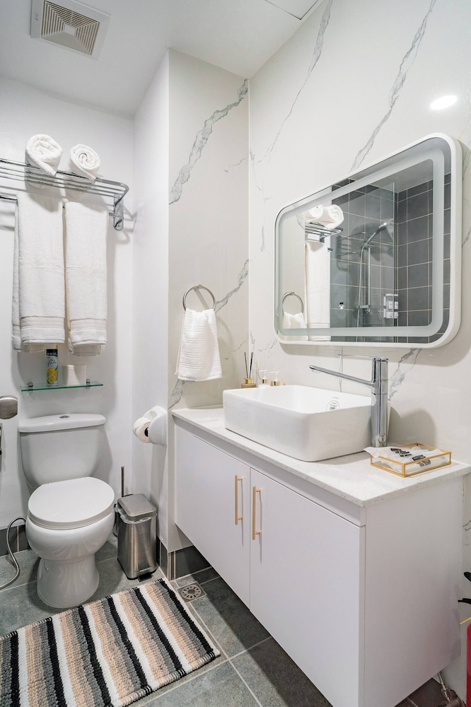 Elegant Studio, Close to the Airport and big Malls