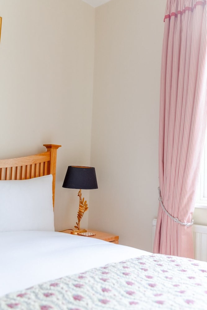 Spacious and Central 3 Bedroom House in Paddington