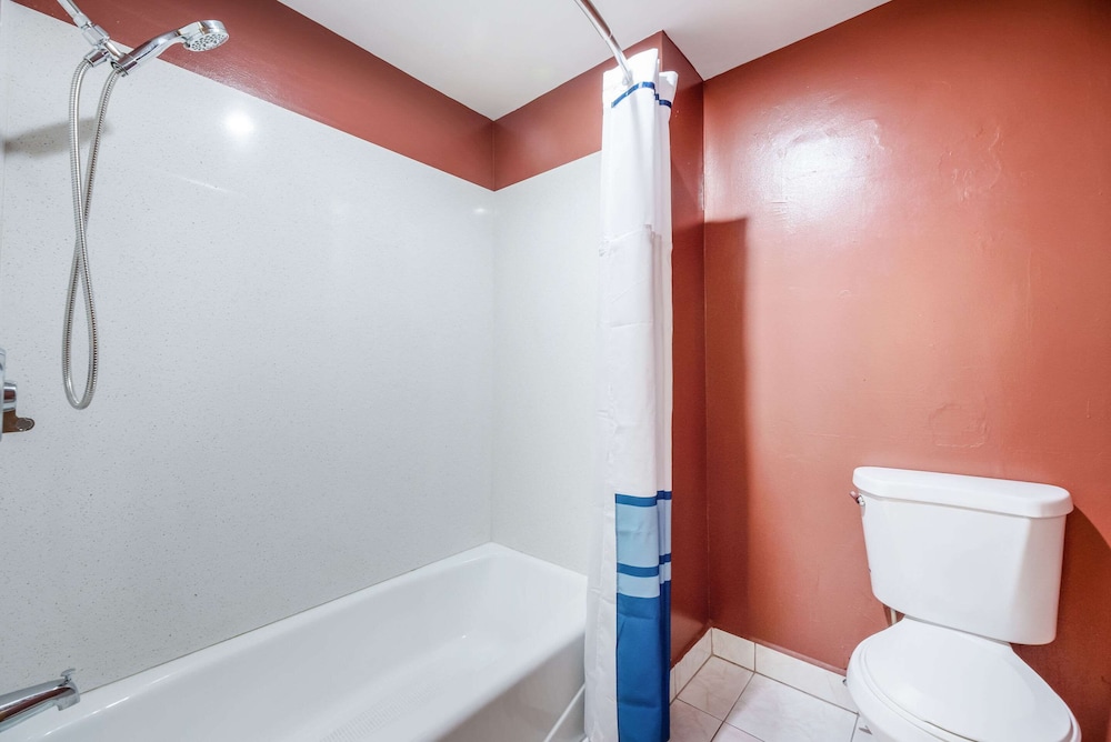 Modesto Vacations - Rodeway Inn - Property Image 10