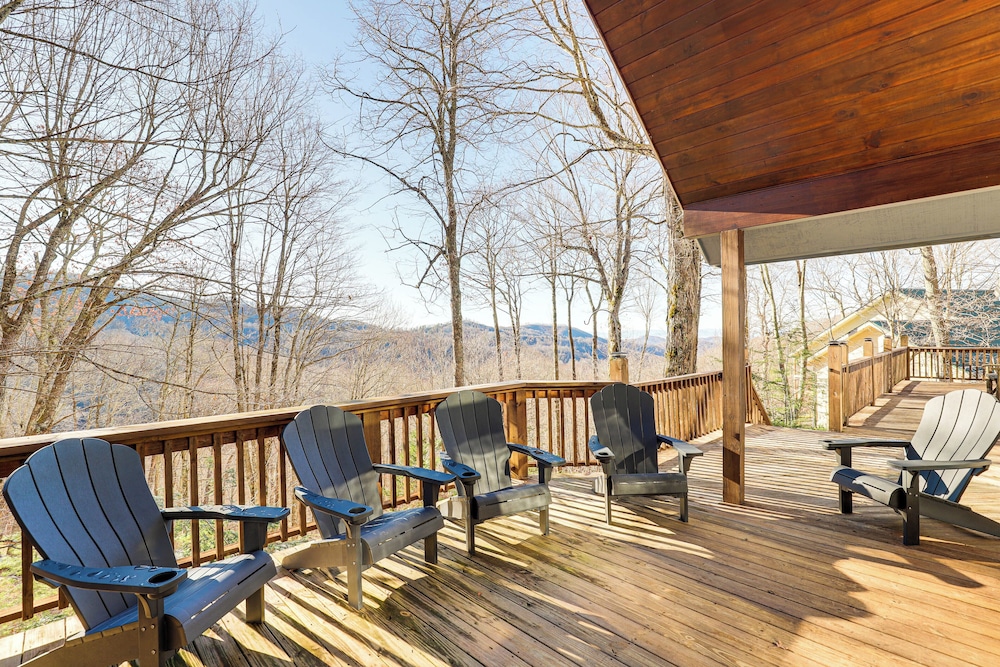 2 Mi to Ski Slopes! Mtn-view Home in Mars Hill
