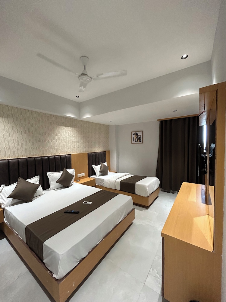Hotel Prime Town