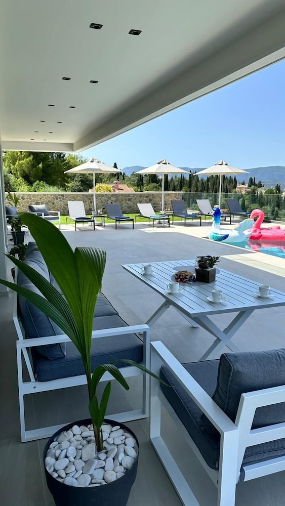 Villa Antonis