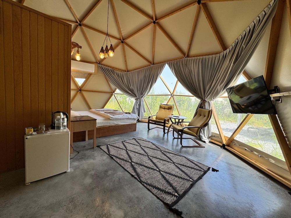 In Out Resort Glamping