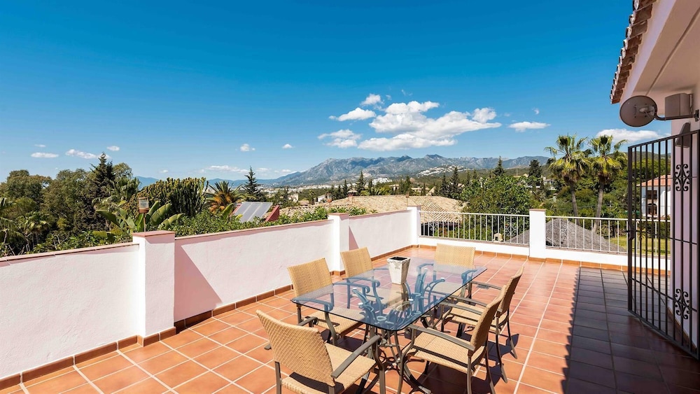 Great Villa Very Close to Best Beach view 5