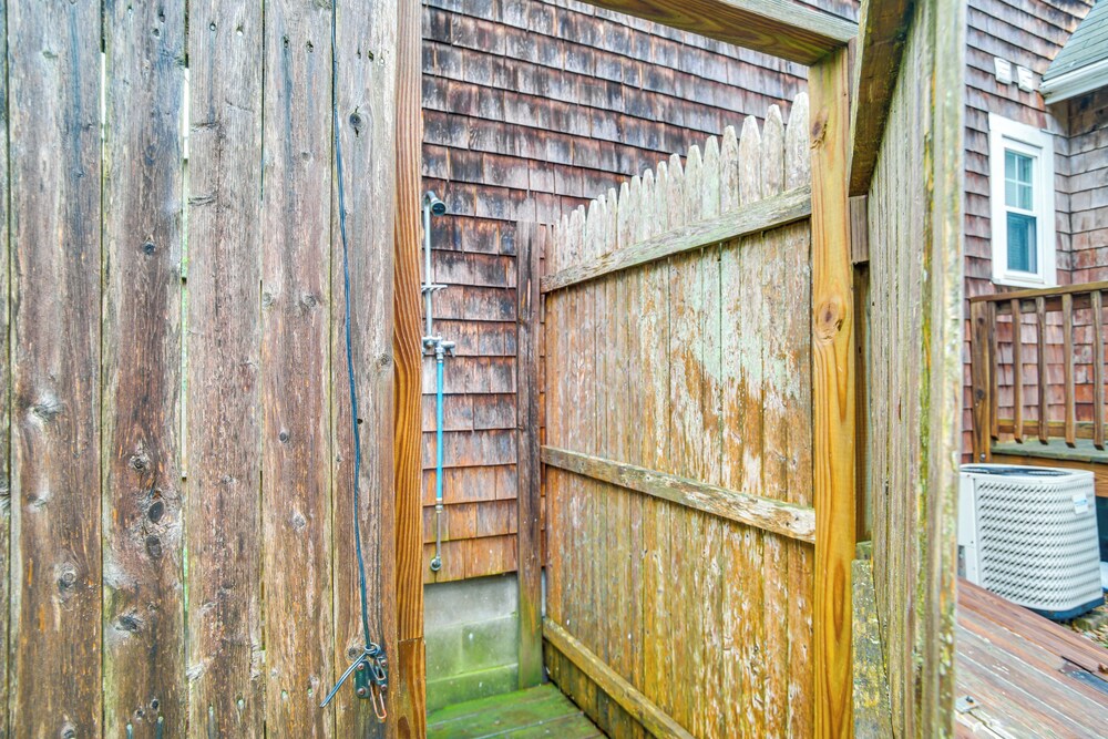 < Half-mi to Shore: Harwich Port Beach House