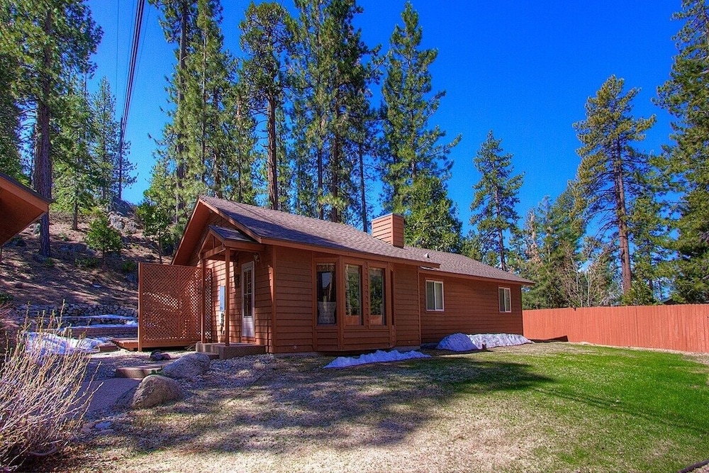 Nvh0823 - Sadies Hustle 3 Bedroom Home