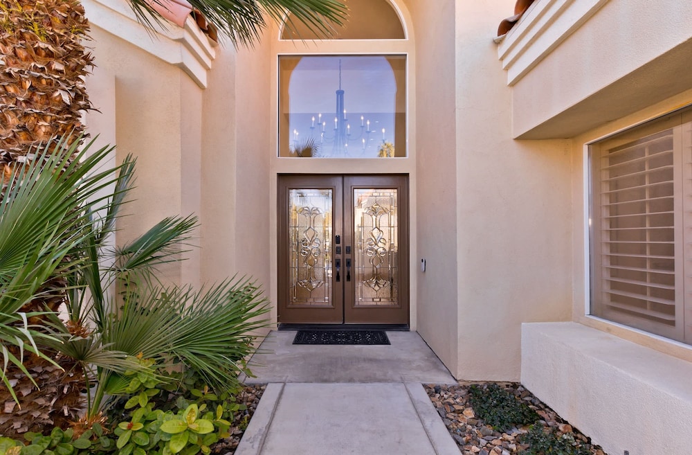 Casa Del Rio Luxe 3BR w Pool Spa Lake Views