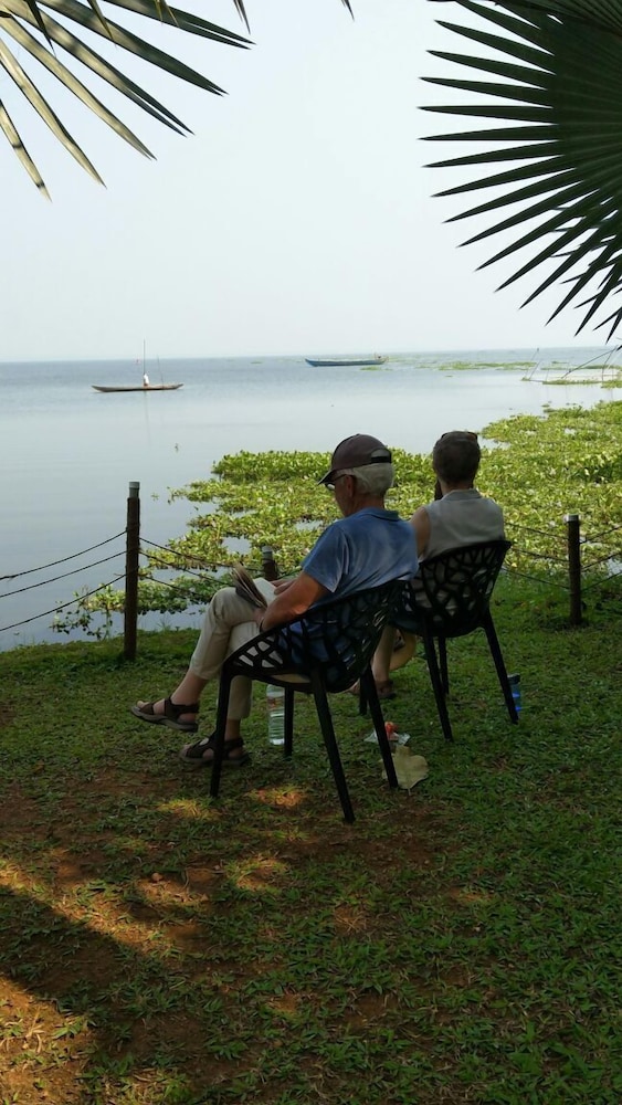 Deshadan Backwater Resort
