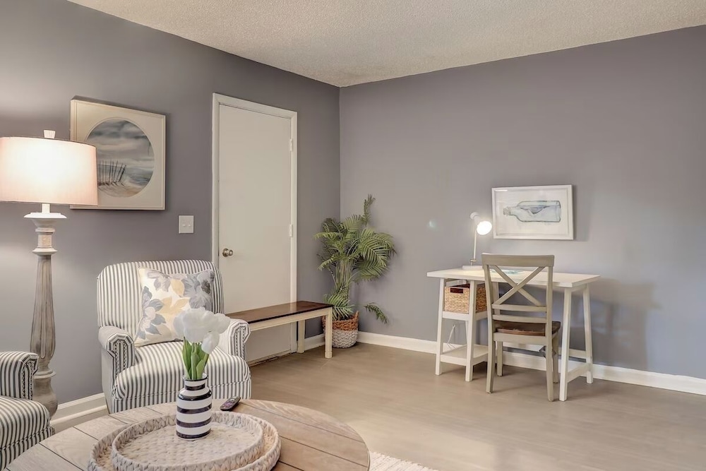 Spacious 3BR Hilton Head Getaway + Pool Access