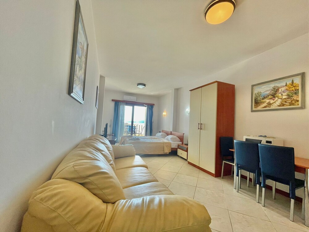 Seaview Apartments Rafailovici view 3