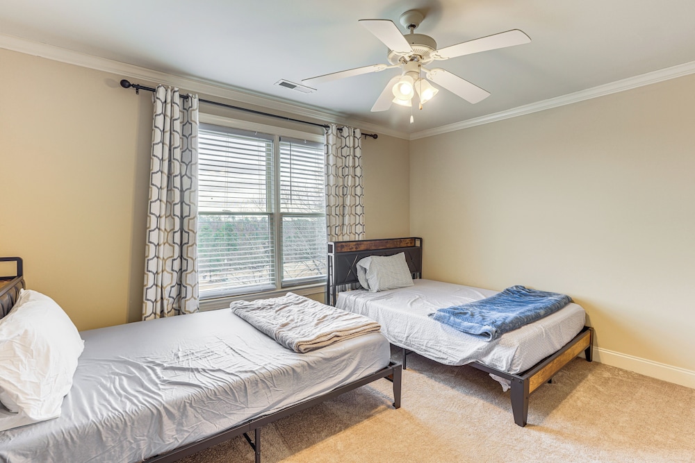 Home Theater & Yard: Family Retreat in Bessemer