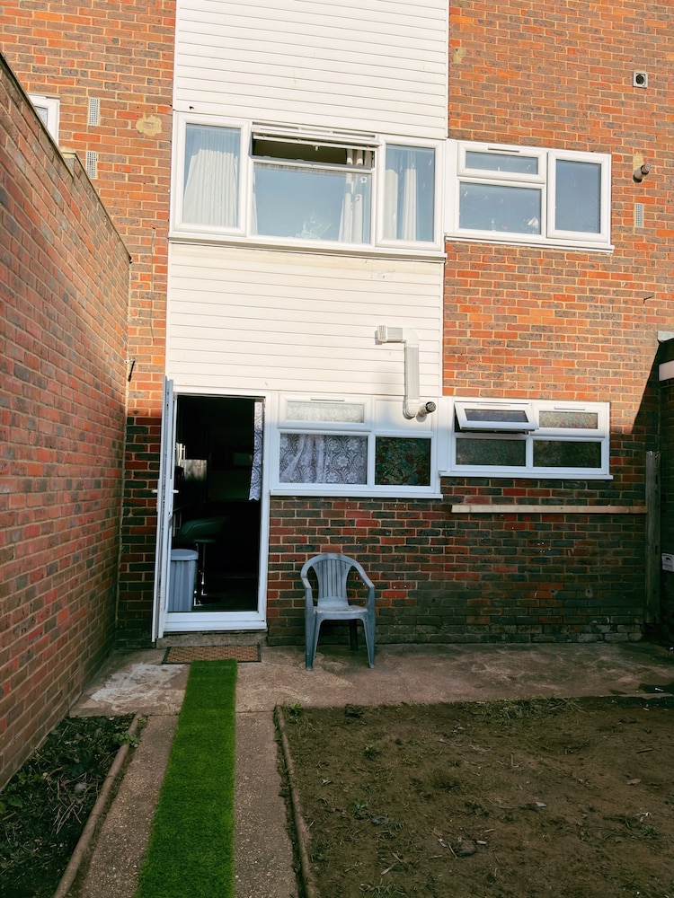 Cozy one bed Apartment Near Heathrow
