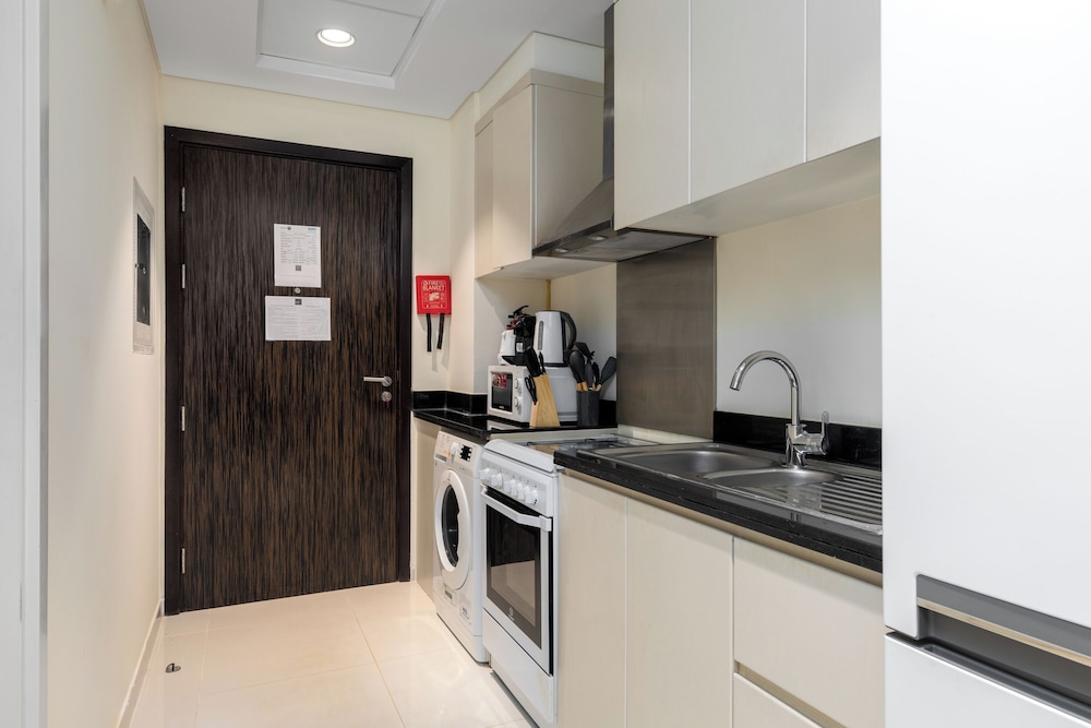 Maison Privee - Stylish Studio w/ Top Facilities in Damac Hills