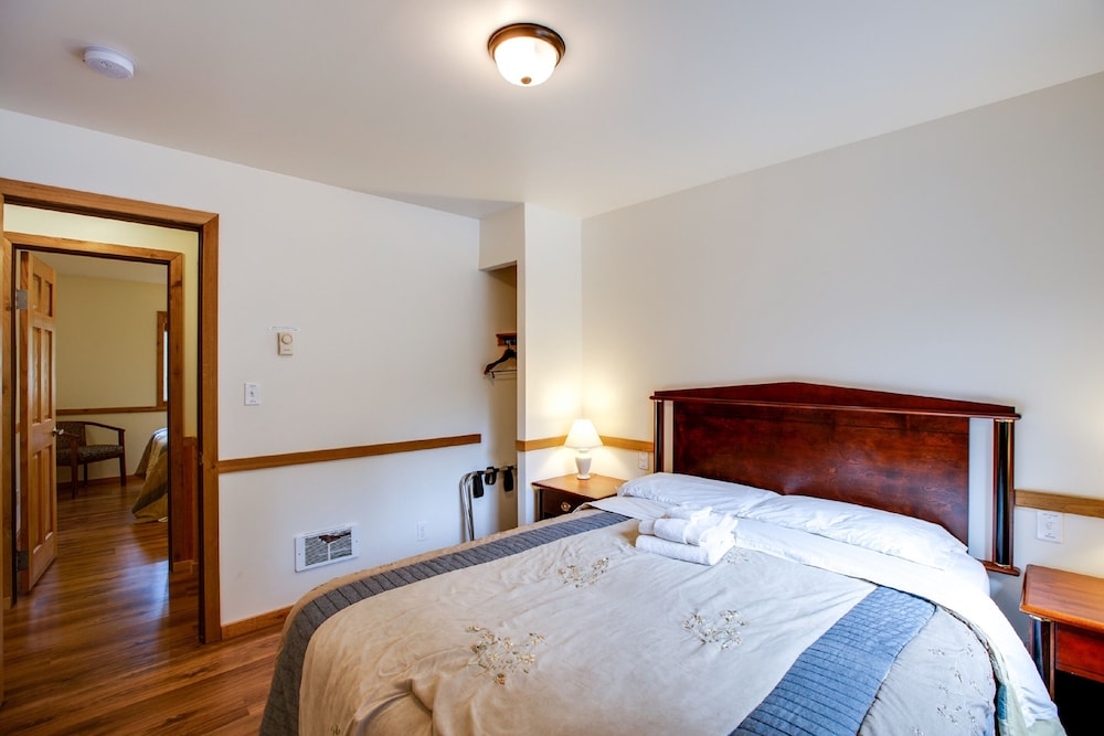 03MBH - WIFI -Pets OK - Sleeps 26 view 5