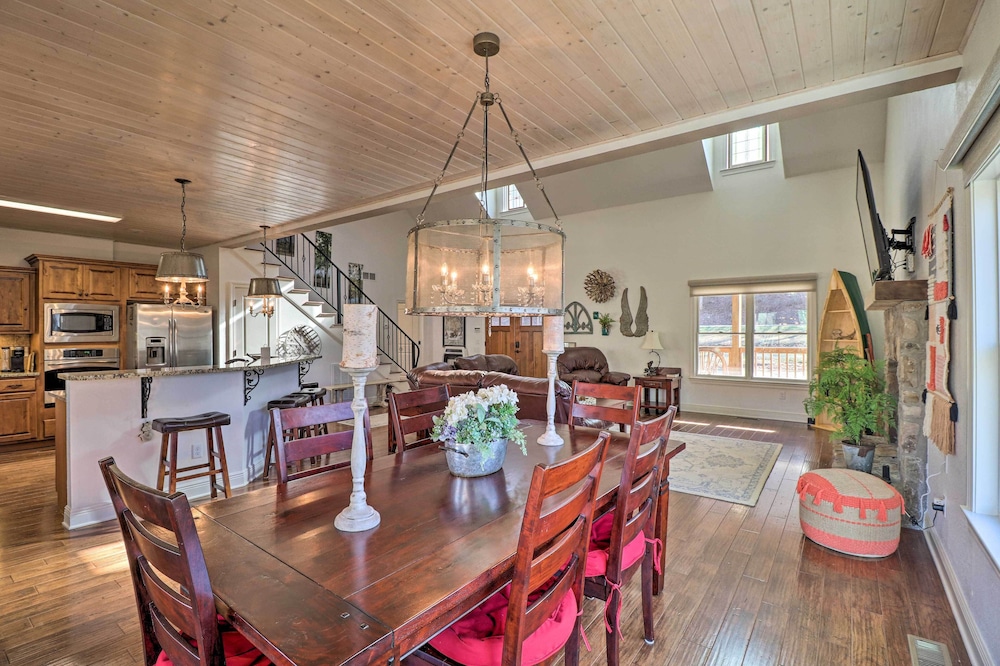 Riverfront Heber Springs Home: Spacious Deck! view 4