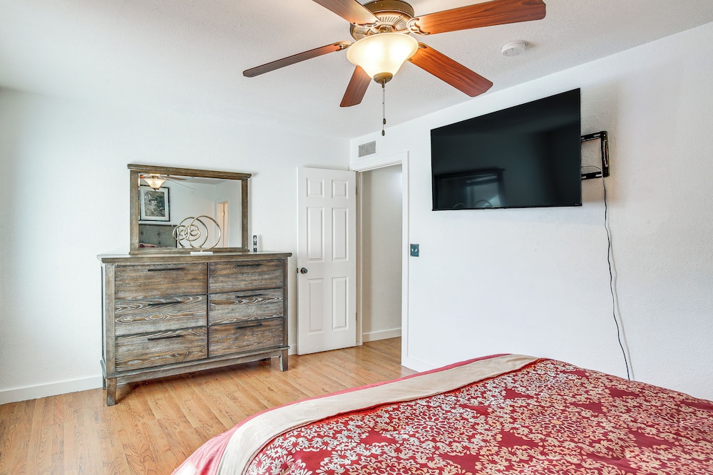 13 Mi to Downtown El Paso: Home w/ Game Room & Bar