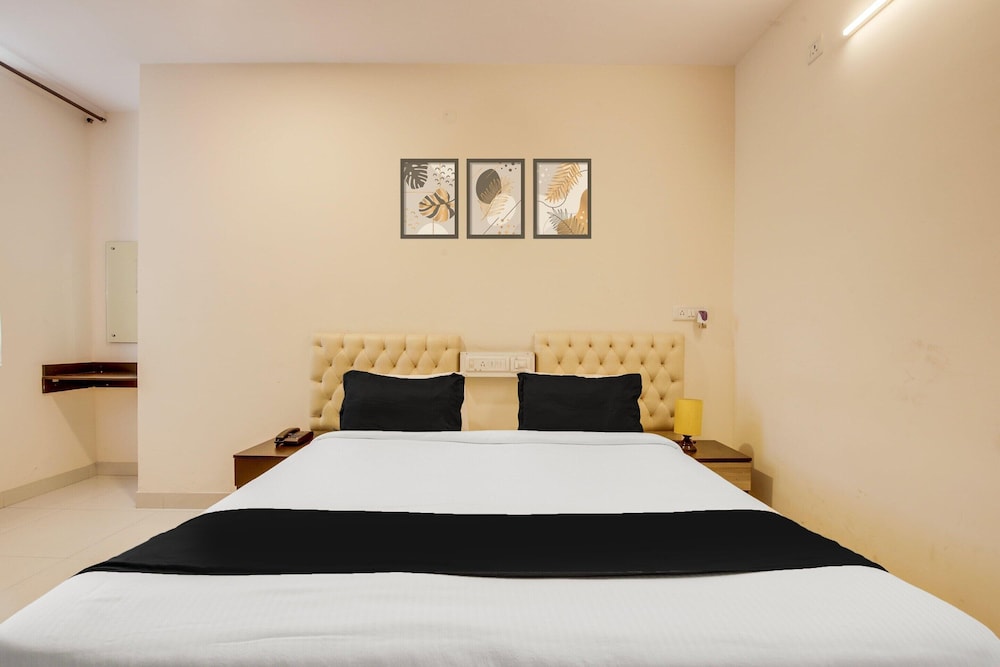Cosy Stays at HBR Layout