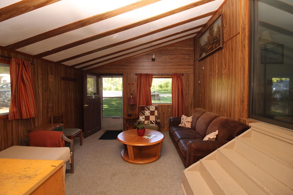 3 Bdrm Country Cottage - Main House - Rosewood Cottages