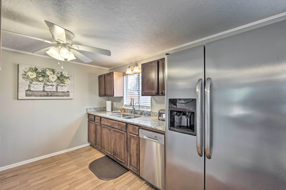 Jefferson Retreat w/ Backyard < 1 Mi to Lake! - Property Image 20